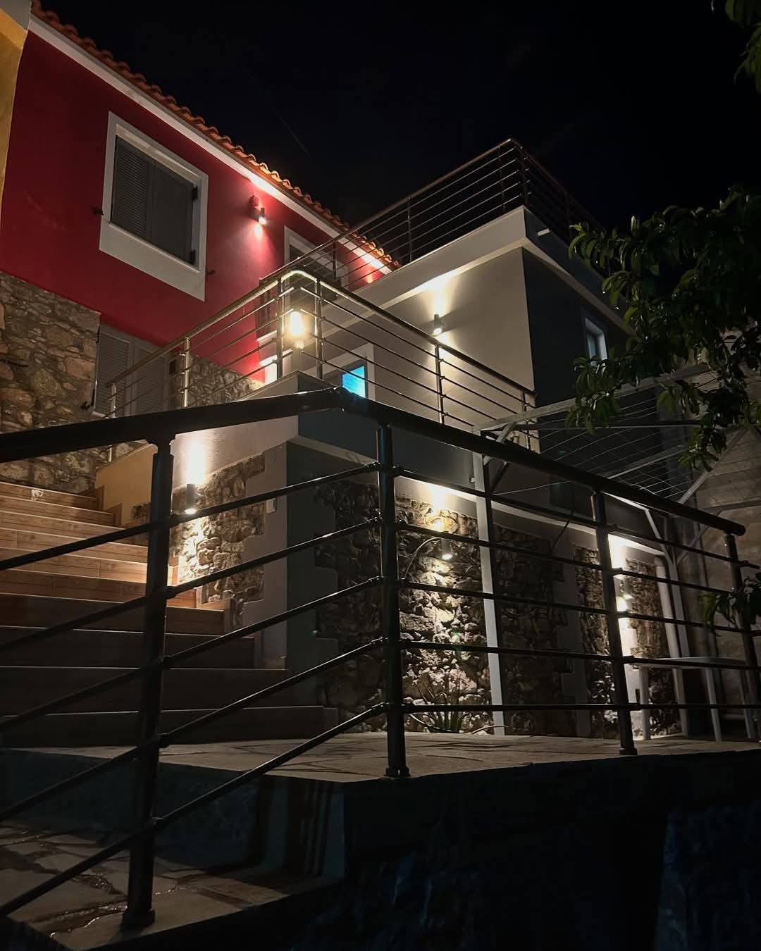 PIERRES BLANCHES, Αμπελικό